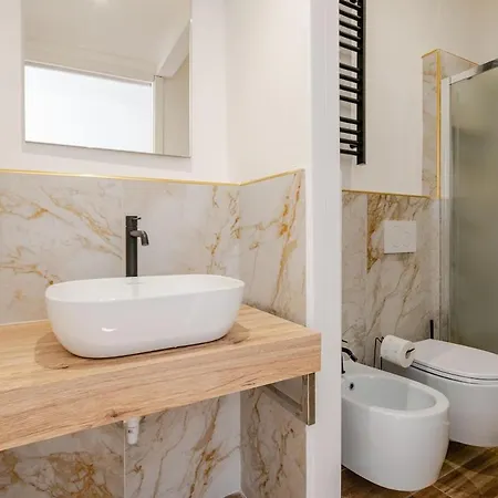 - A Pochi Passi Dalla Stazione Apartment Milan