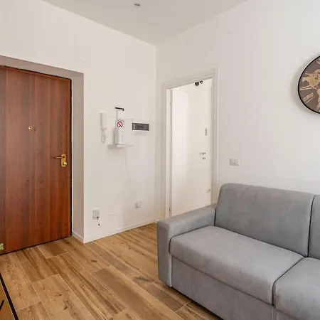 Apartment - A Pochi Passi Dalla Stazione Milan